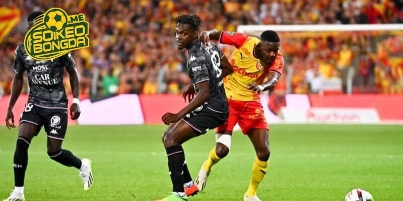 Đánh giá phong độ của Lens vs Metz